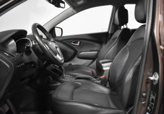 Подержанный автомобиль Hyundai ix35 2010 года (10 фото)