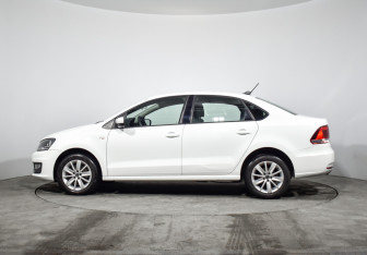 Подержанный автомобиль Volkswagen Polo Sedan 2017 года (8 фото)