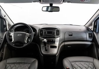 Подержанный автомобиль Hyundai H-1 2020 года (10 фото)