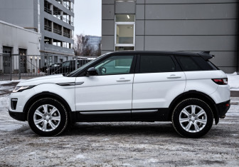 Подержанный автомобиль Land Rover Range Rover Evoque 2017 года (9 фото)