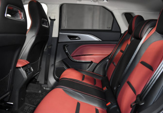 Подержанный автомобиль FAW Bestune T77 2022 года (13 фото)