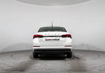Подержанный автомобиль Skoda Rapid Liftback 2020 года (6 фото)