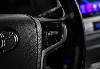 Подержанный автомобиль Toyota Land Cruiser Prado 2020 года (16 фото)