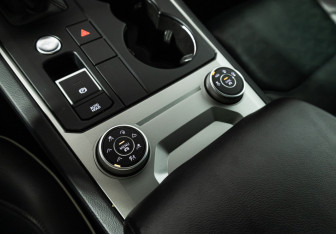 Подержанный автомобиль Volkswagen Touareg 2018 года (27 фото)