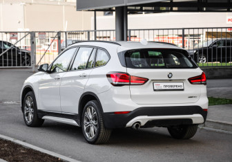 Подержанный автомобиль BMW X1 2019 года (8 фото)