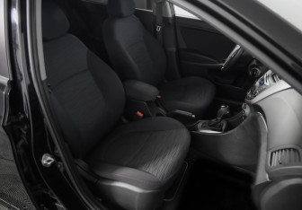 Подержанный автомобиль Hyundai Solaris Sedan 2015 года (20 фото)