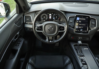 Подержанный автомобиль Volvo XC90 2020 года (13 фото)