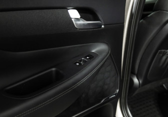 Подержанный автомобиль Hyundai Santa Fe 2019 года (16 фото)