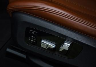 Подержанный автомобиль BMW X6 2021 года (31 фото)