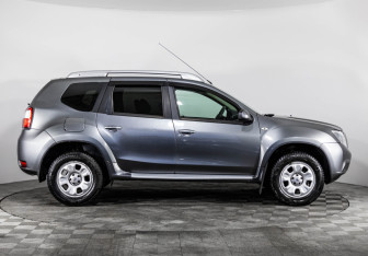 Подержанный автомобиль Nissan Terrano 2018 года (4 фото)