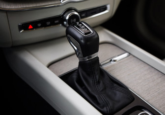 Подержанный автомобиль Volvo XC60 2021 года (19 фото)