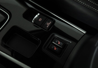 Подержанный автомобиль Mitsubishi Outlander 2022 года (18 фото)