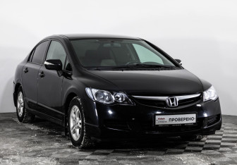 Подержанный автомобиль Honda Civic Sedan 2008 года (3 фото)