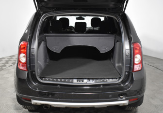 Подержанный автомобиль Renault Duster 2014 года (19 фото)