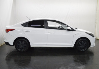 Подержанный автомобиль Hyundai Solaris Sedan 2022 года (4 фото)