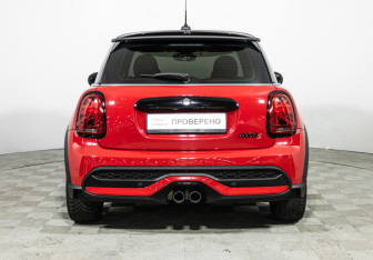 Подержанный автомобиль MINI Hatch 2021 года (6 фото)