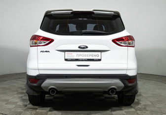 Подержанный автомобиль Ford Kuga 2016 года (6 фото)