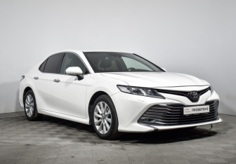 Подержанный автомобиль Toyota Camry Sedan 2018 года (3 фото)