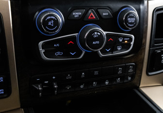 Подержанный автомобиль Dodge RAM 2014 года (19 фото)