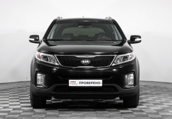 Подержанный автомобиль Kia Sorento 2015 года (2 фото)