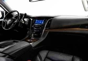Подержанный автомобиль Cadillac Escalade Suv 2015 года (11 фото)