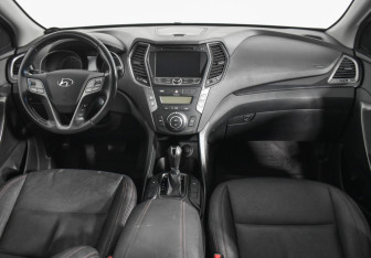 Подержанный автомобиль Hyundai Santa Fe 2015 года (14 фото)