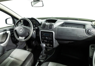 Подержанный автомобиль Renault Duster 2013 года (9 фото)