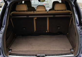 Подержанный автомобиль Porsche Cayenne 2017 года (37 фото)