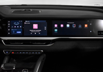 Подержанный автомобиль Geely Monjaro 2024 года (18 фото)