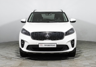 Подержанный автомобиль Kia Sorento 2019 года (2 фото)