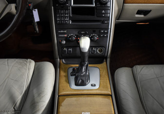 Подержанный автомобиль Volvo XC90 2003 года (17 фото)