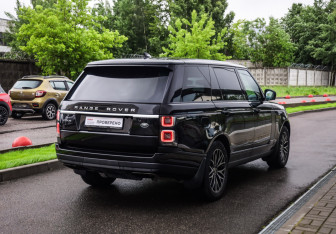 Подержанный автомобиль Land Rover Range Rover 2018 года (6 фото)