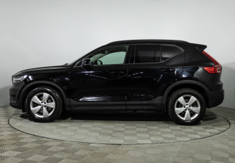 Подержанный автомобиль Volvo XC40 2020 года (8 фото)