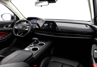 Подержанный автомобиль Changan UNI-S 2024 года (10 фото)