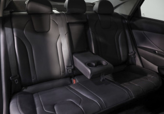 Подержанный автомобиль Hyundai Elantra Sedan 2021 года (26 фото)