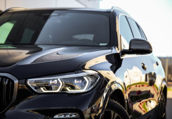 Подержанный автомобиль BMW X5 2020 года (2 фото)