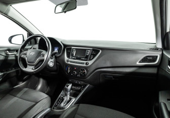 Подержанный автомобиль Hyundai Solaris Sedan 2017 года (9 фото)