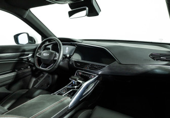 Подержанный автомобиль Geely Tugella 2022 года (9 фото)