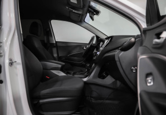 Подержанный автомобиль Hyundai Santa Fe 2012 года (25 фото)