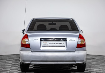 Подержанный автомобиль Hyundai Accent Sedan 2008 года (6 фото)