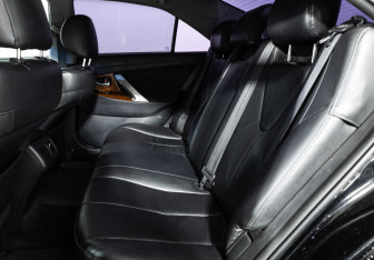 Подержанный автомобиль Toyota Camry Sedan 2010 года (10 фото)