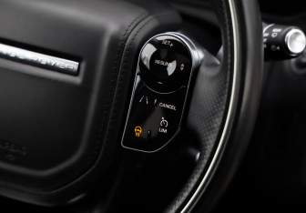 Подержанный автомобиль Land Rover Range Rover Velar 2019 года (12 фото)