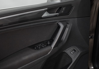 Подержанный автомобиль Volkswagen Tiguan 2017 года (21 фото)