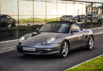 Подержанный автомобиль Porsche Boxster 2004 года (3 фото)