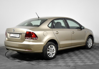 Подержанный автомобиль Volkswagen Polo Sedan 2016 года (5 фото)