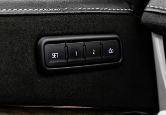 Подержанный автомобиль Cadillac Escalade Suv 2020 года (23 фото)