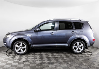 Подержанный автомобиль Mitsubishi Outlander 2008 года (8 фото)