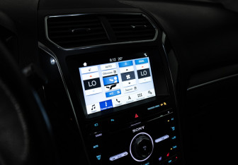 Подержанный автомобиль Ford Explorer 2018 года (16 фото)