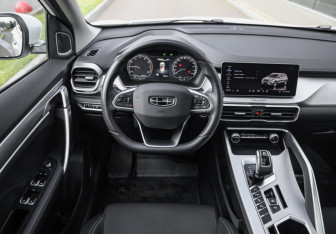 Подержанный автомобиль Geely Coolray 2021 года (12 фото)