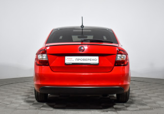 Подержанный автомобиль Skoda Rapid Liftback 2018 года (6 фото)